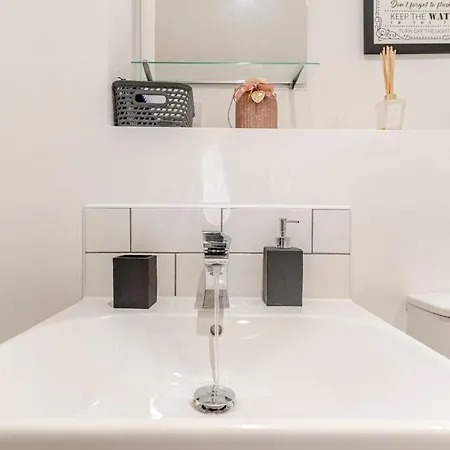 Apartment Modern Digbeth Flat Sleeps 4 *