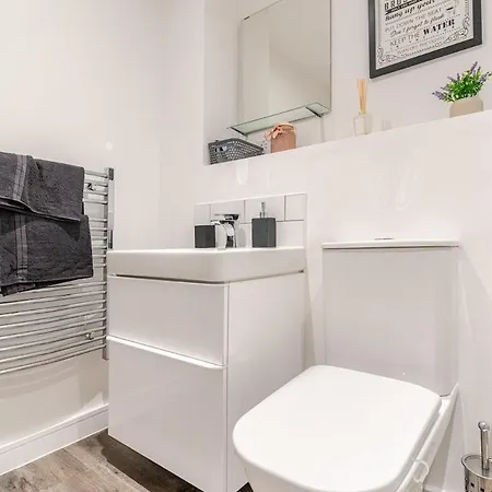 Modern Digbeth Flat Sleeps 4 Apartment